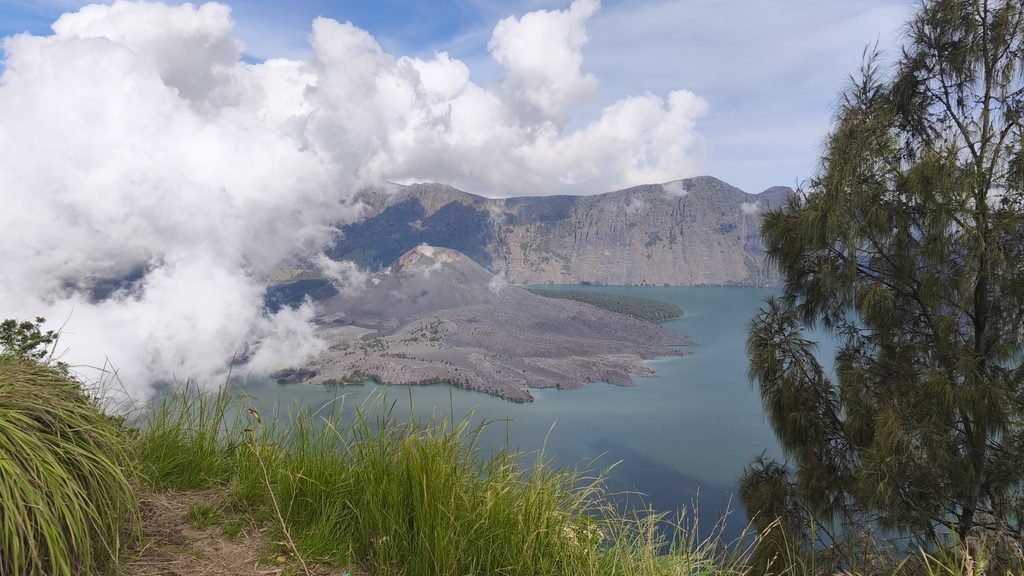 Senaru Crater Rim